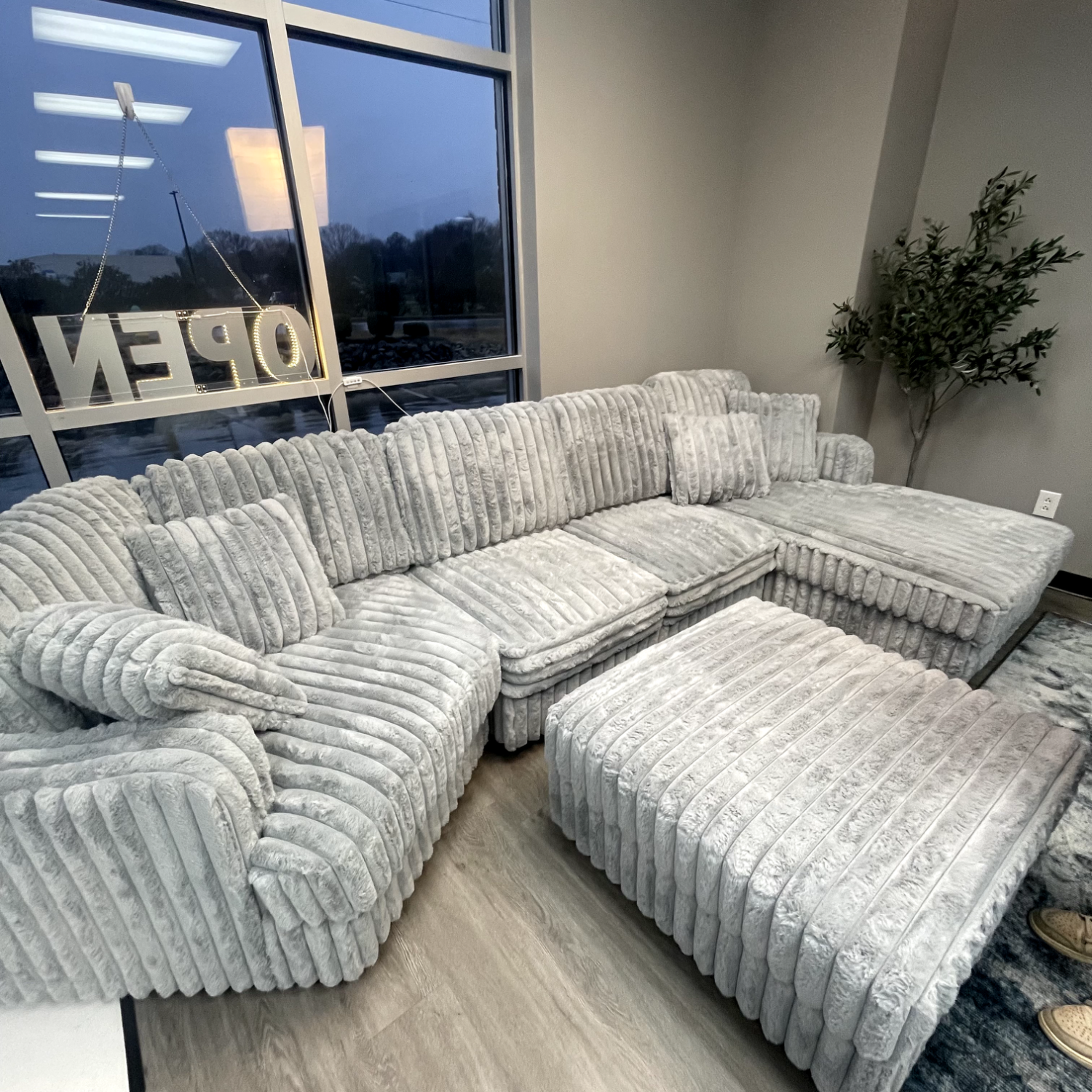 Light Gray  Corduroy Cuddler Sectional W/ Ottoman 🚛DELIVERY AVAILABLE  Image #2 | Ivy Store