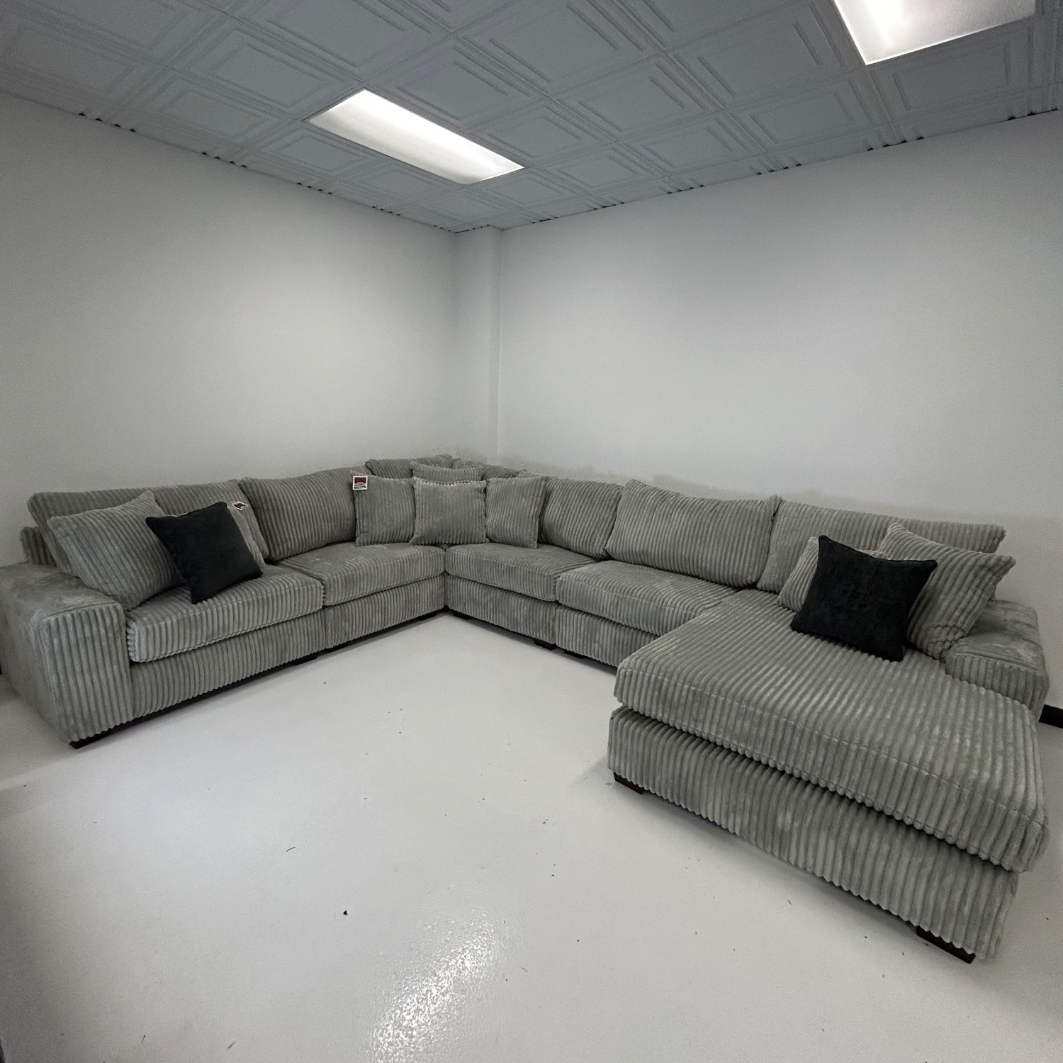 *NEW* 6PC Oversized Corduroy Sectional W/ Reversible Chaise 🚛DELIVERY AVAILABLE Image #1 | Ivy Store