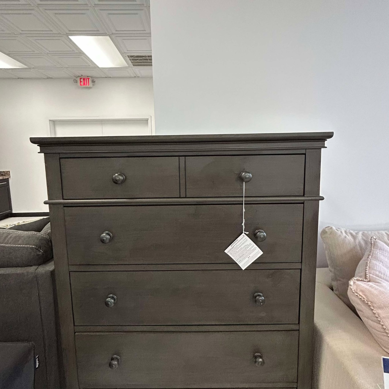 Aspen Home Oxford Collection 5 Drawer Dresser 🚛FREE DELIVERY AVAILABLE Image #2 | Ivy Store