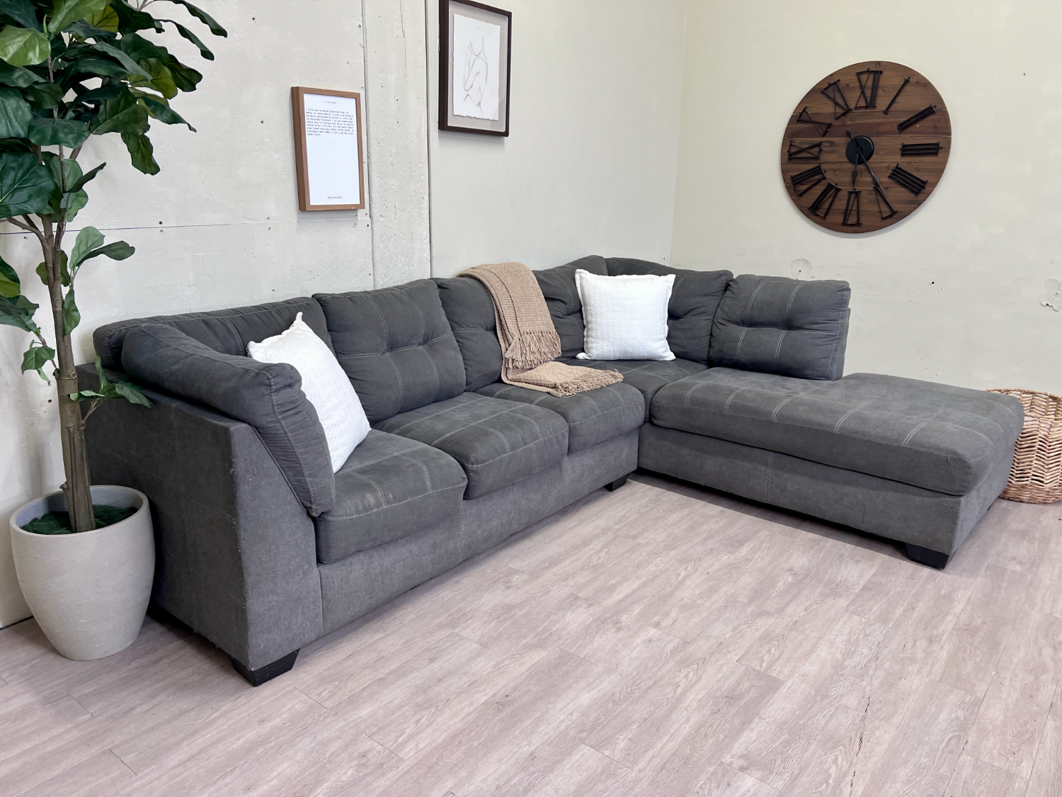 FREE DELIVERY! 🚚 - Ashley’s Furniture Gray Modern Tufted Sectional Couch with Chaise image | Ivy Store