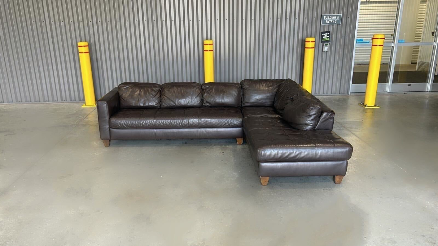 ( Free Delivery ) Macy's Milano Dark Brown Leather Sectional Couch Image #1 | Ivy Store