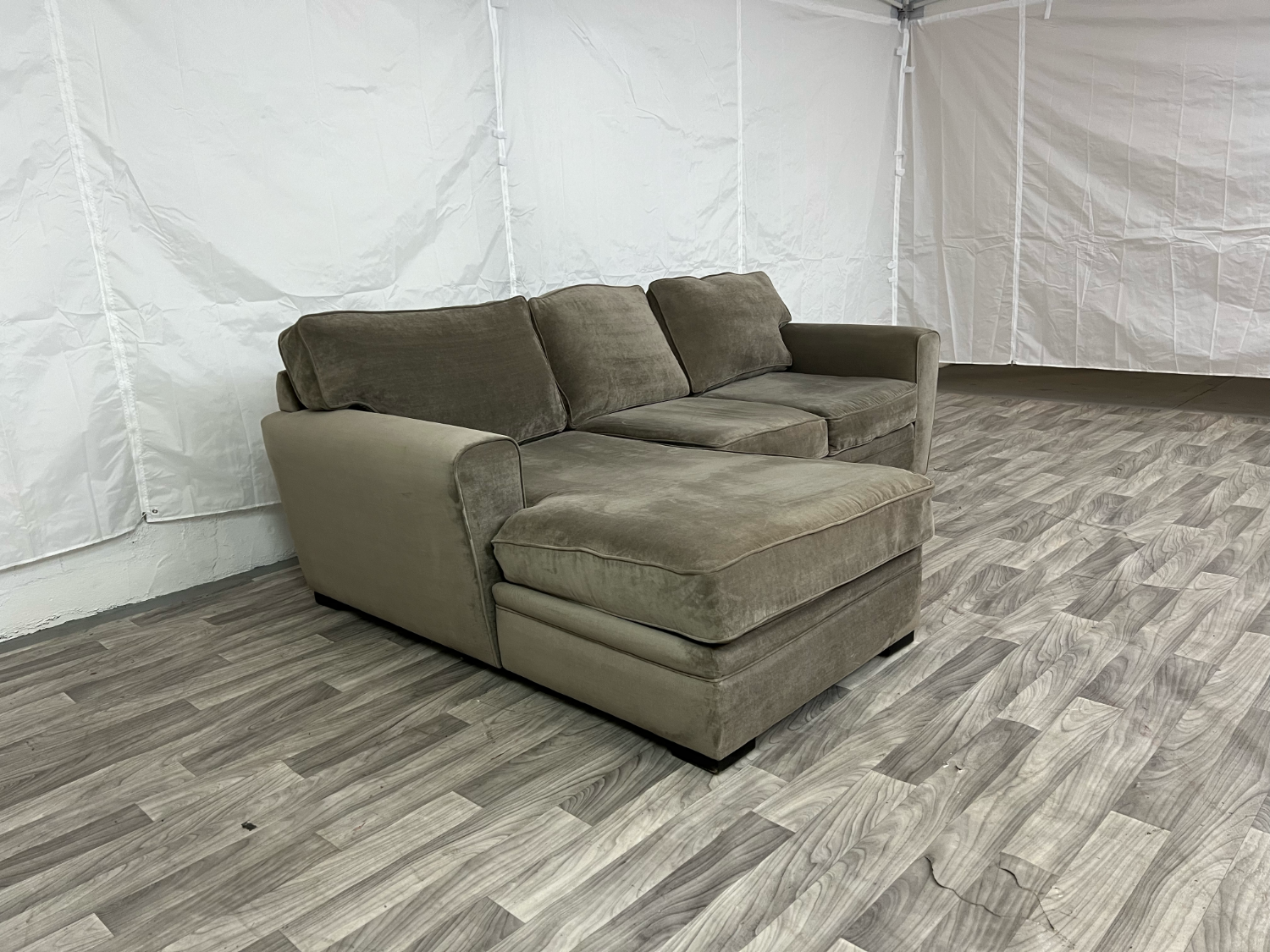 ( Free Delivery ) Raymour & Flanigan Artemis Gray Sectional Couch Image #2 | Ivy Store