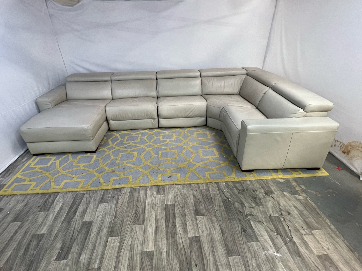 ( Delivery Available ) Macys Leather Light Gray Sectional Couch Recliner image | Ivy Store