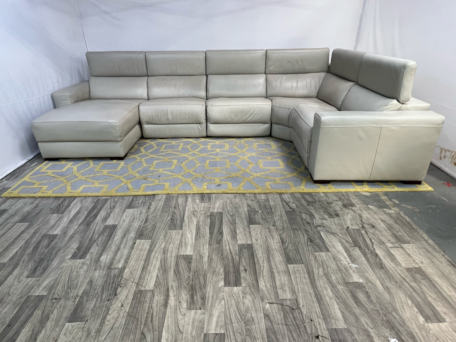 ( Delivery Available ) Macys Leather Light Gray Sectional Couch Recliner image | Ivy Store