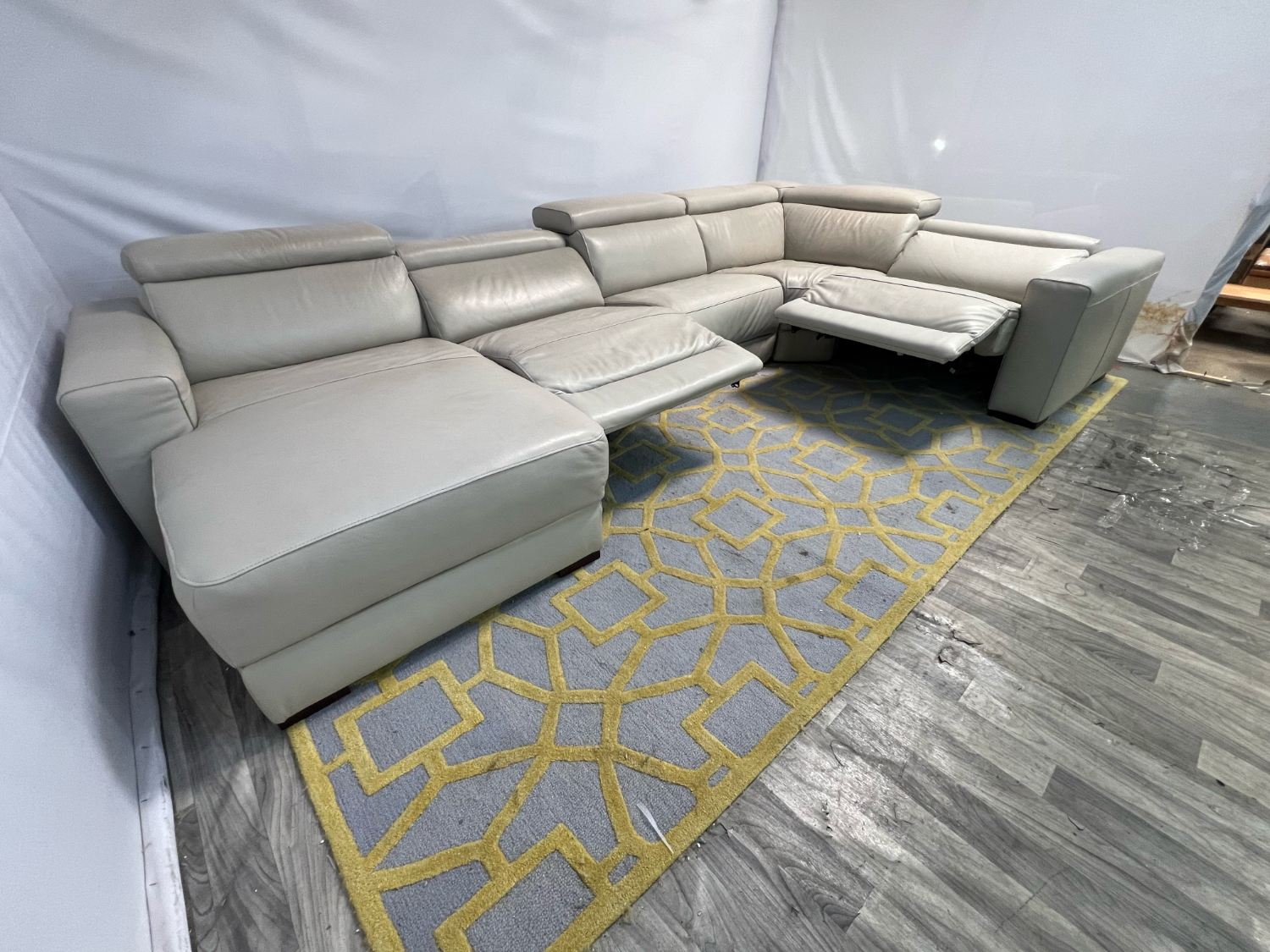 ( Delivery Available ) Macys Leather Light Gray Sectional Couch Recliner image | Ivy Store