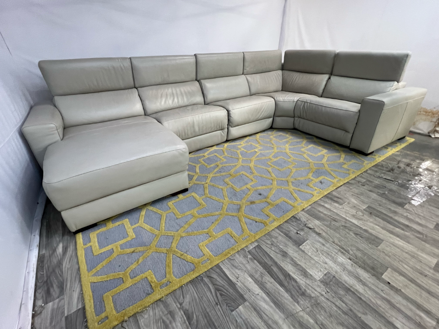 ( Delivery Available ) Macys Leather Light Gray Sectional Couch Recliner image | Ivy Store