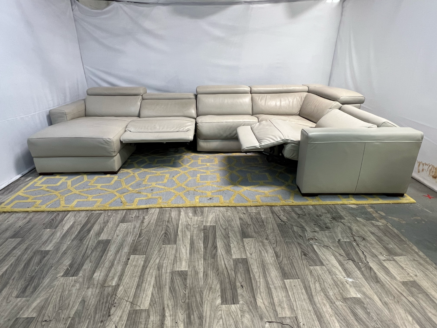 ( Delivery Available ) Macys Leather Light Gray Sectional Couch Recliner image | Ivy Store