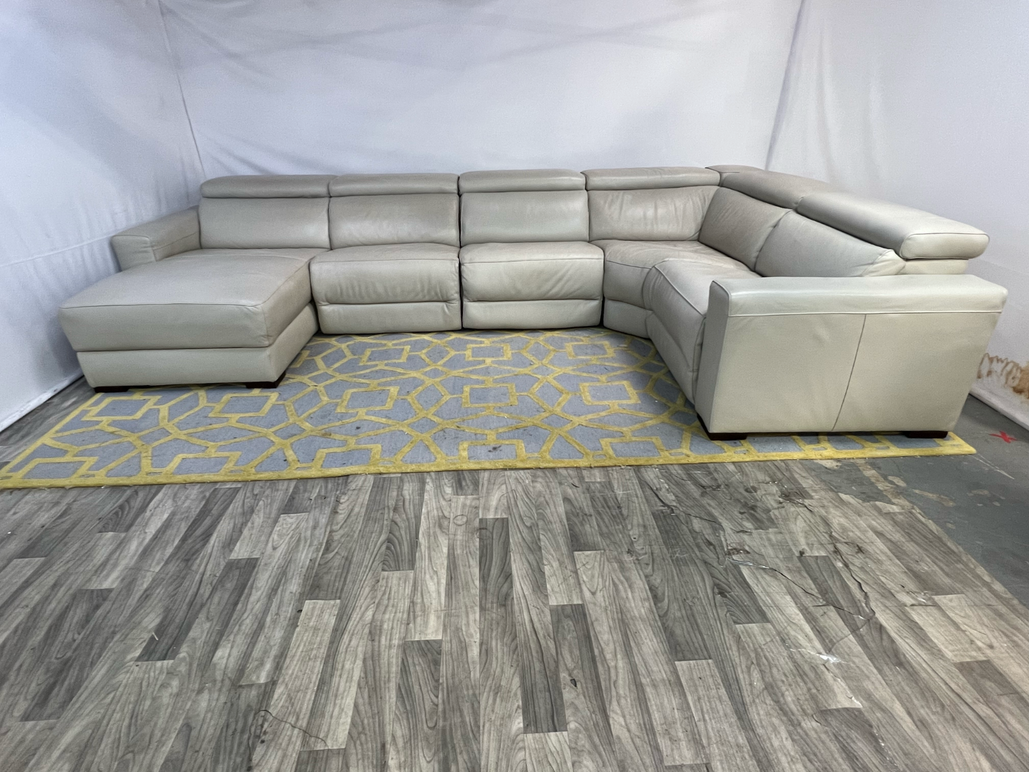 ( Delivery Available ) Macys Leather Light Gray Sectional Couch Recliner image | Ivy Store