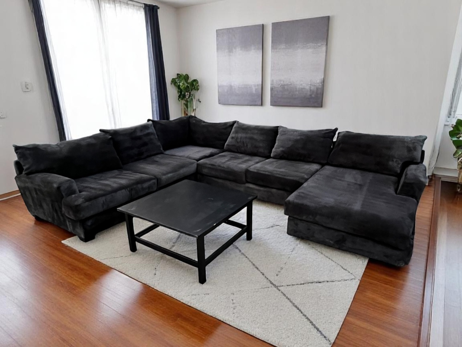 BIG Black Sectional Couch - Sofa Delivery Available 🚚 Image #1 | Ivy Store