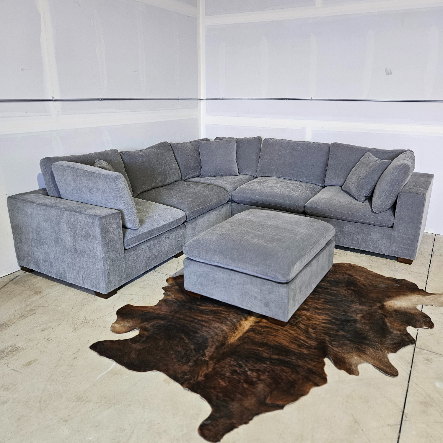 Thomasville Lowell 6-piece Fabric Modular Sectional - Free Local Delivery 🚚 image | Ivy Store