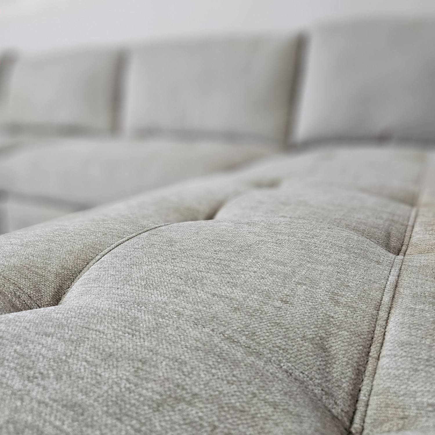 Brand New Thomasville Tisdale Modular Sectional 6-piece Beige with Storage Ottoman - Free Delivery 🚚 image | Ivy Store