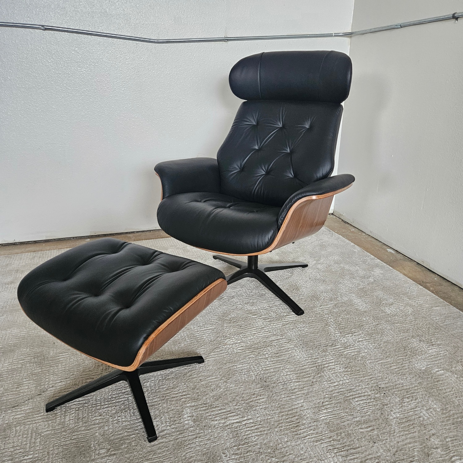 Costco Eureka Chair and Foot Rest - Free Delivery image | Ivy Store