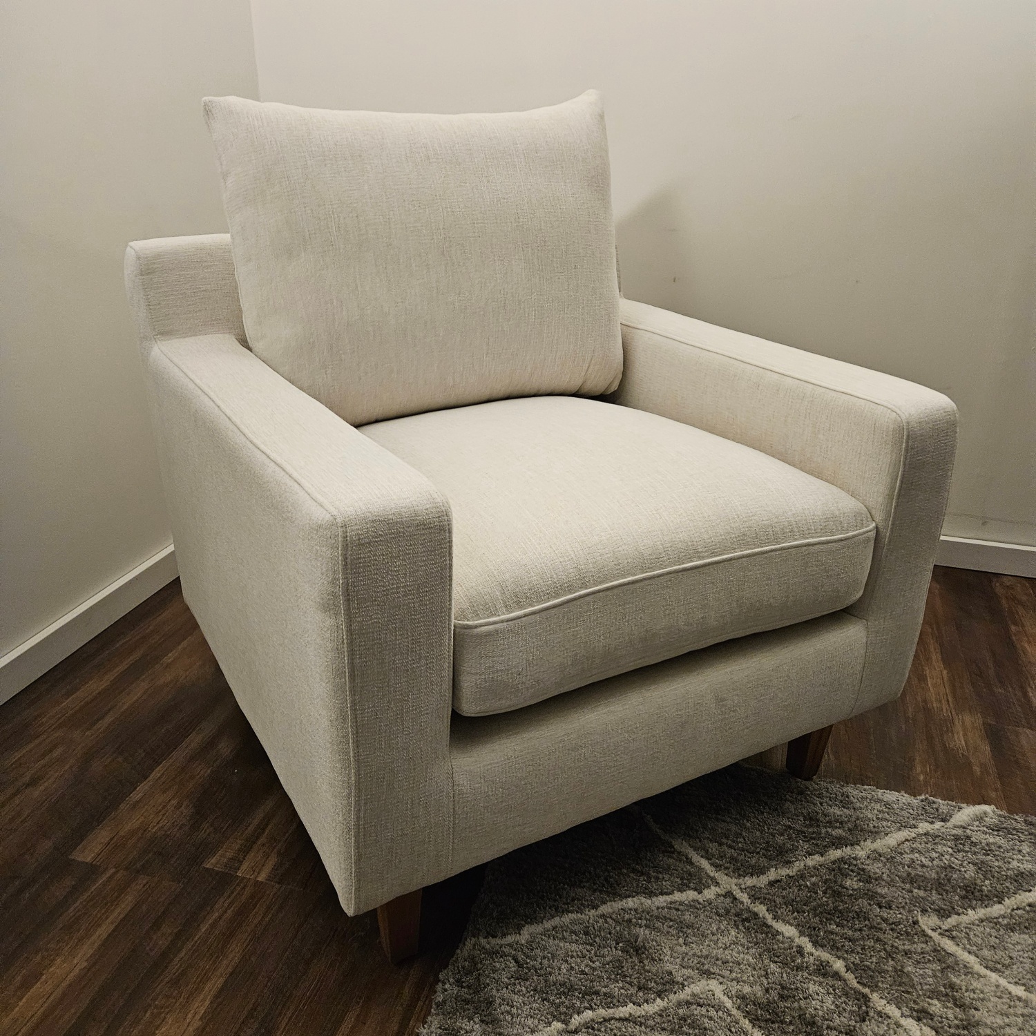 Beautiful Accent Chair Interior Define- Delivery Available Image #1 | Ivy Store