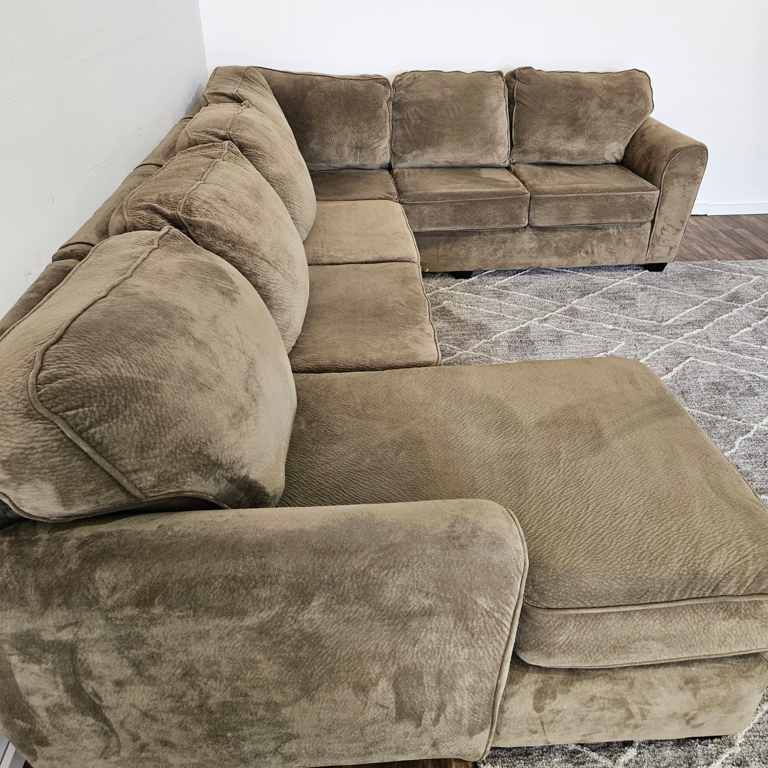Stanton Sectional with Chaise - FREE DELIVERY Image #2 | Ivy Store