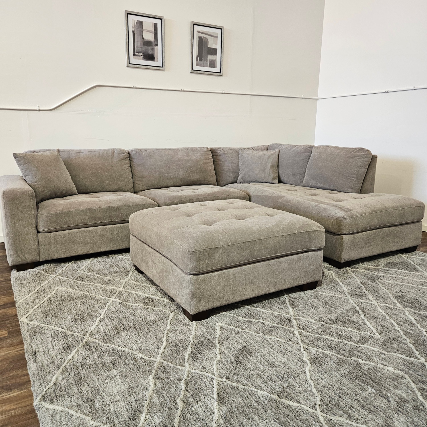 Thomasville Sectional Couch - FREE DELIVERY Image #1 | Ivy Store