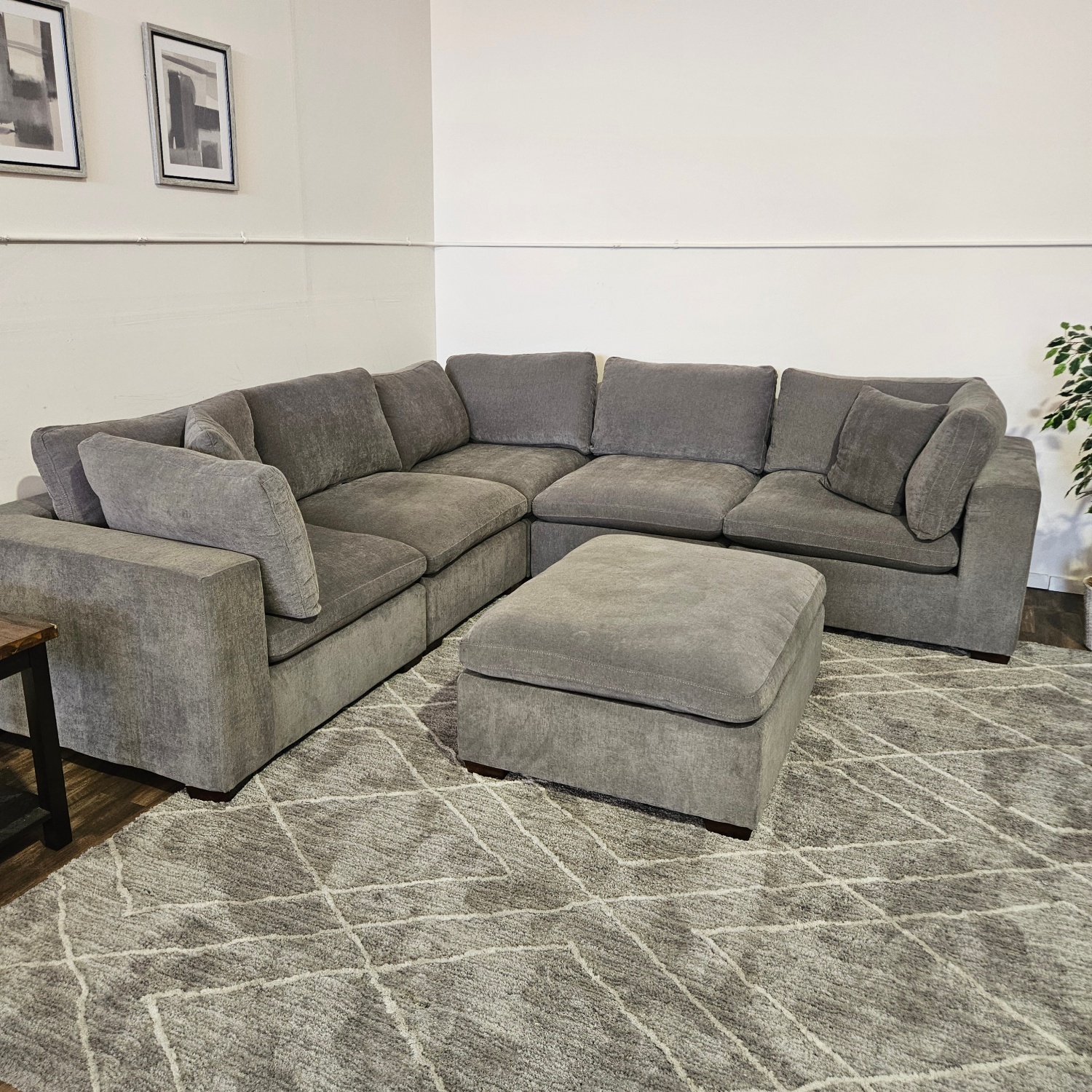 Lowell Sectional Modular - FREE DELIVERY Image #1 | Ivy Store