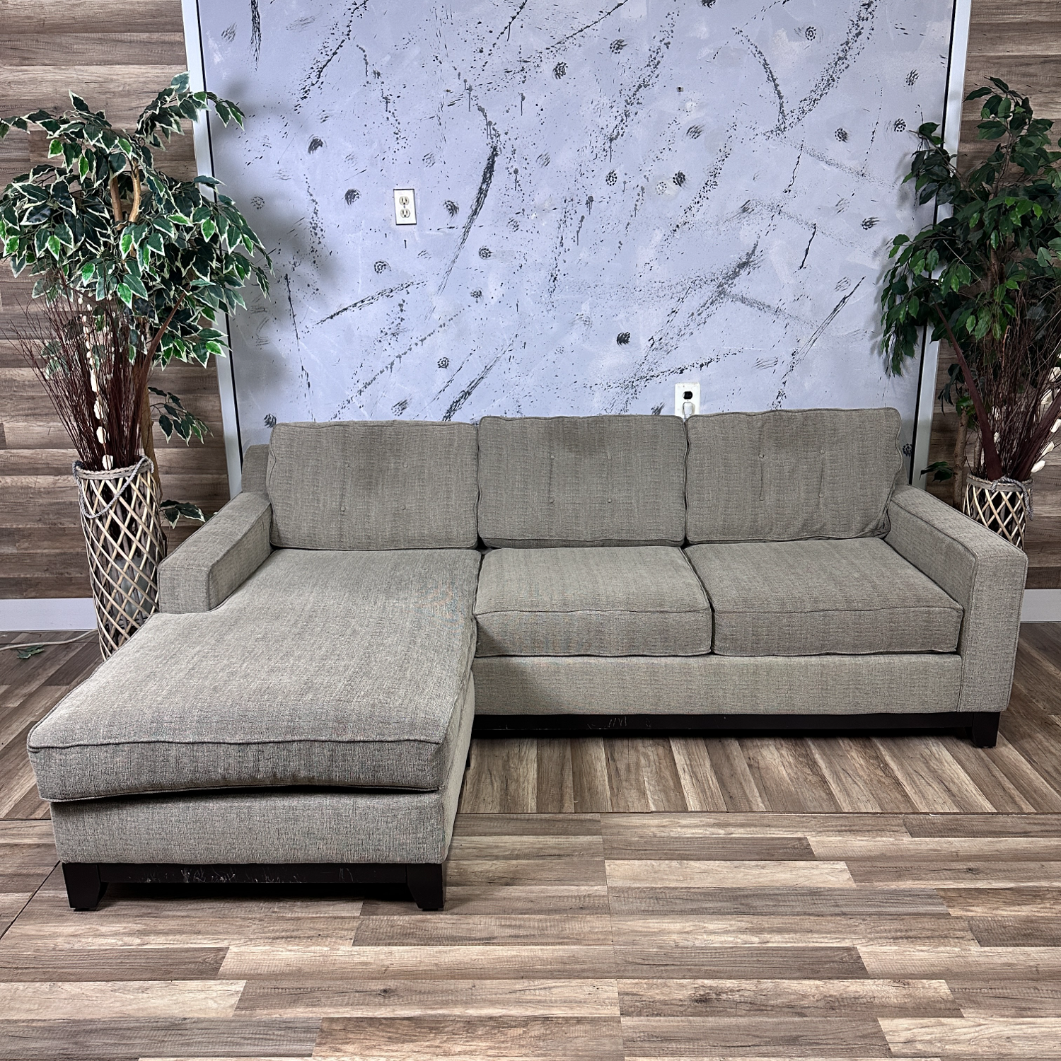 I Deliver - Jonathan Louis 2-Piece Reversible Sectional (retails for $1,500) Image #1 | Ivy Store