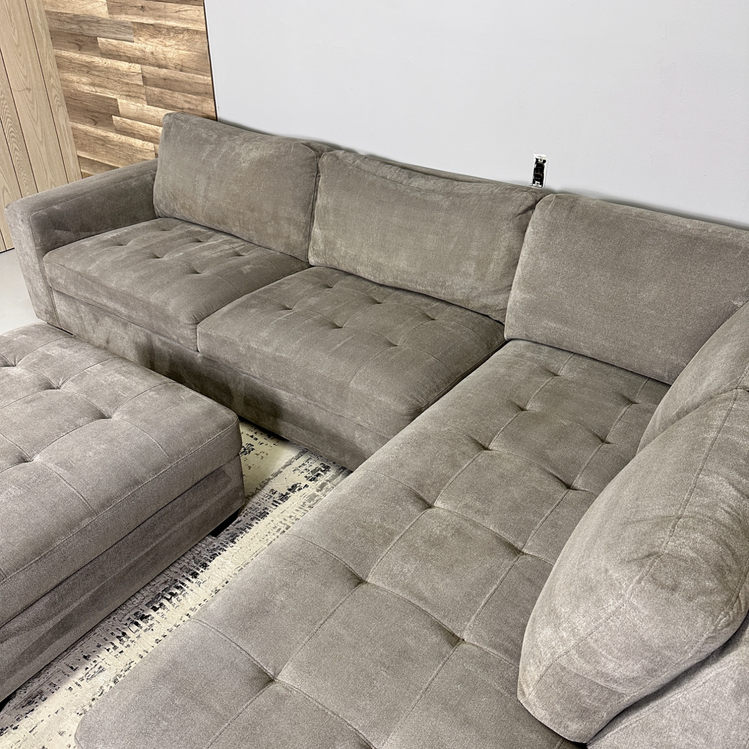 Free Delivery - Grey Sectional Couch With Ottoman image | Ivy Store