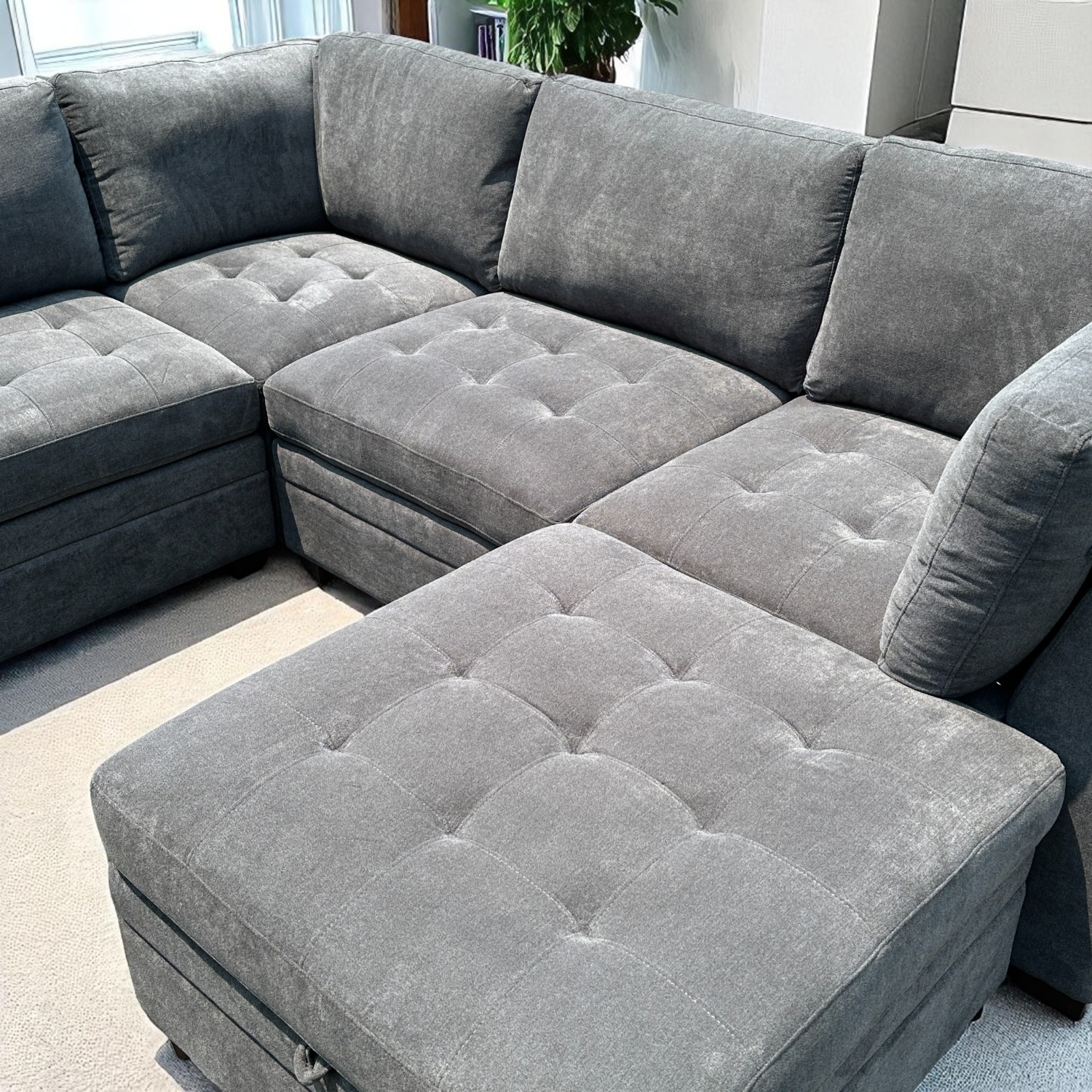 Gray Thomasville Tisdale 5-Piece Modular Sectional With Ottoman (Delivery Available) image | Ivy Store