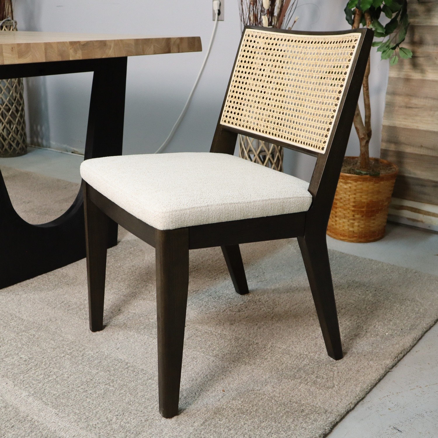 Castlery Sawyer Dining Table - Thumbnail 2