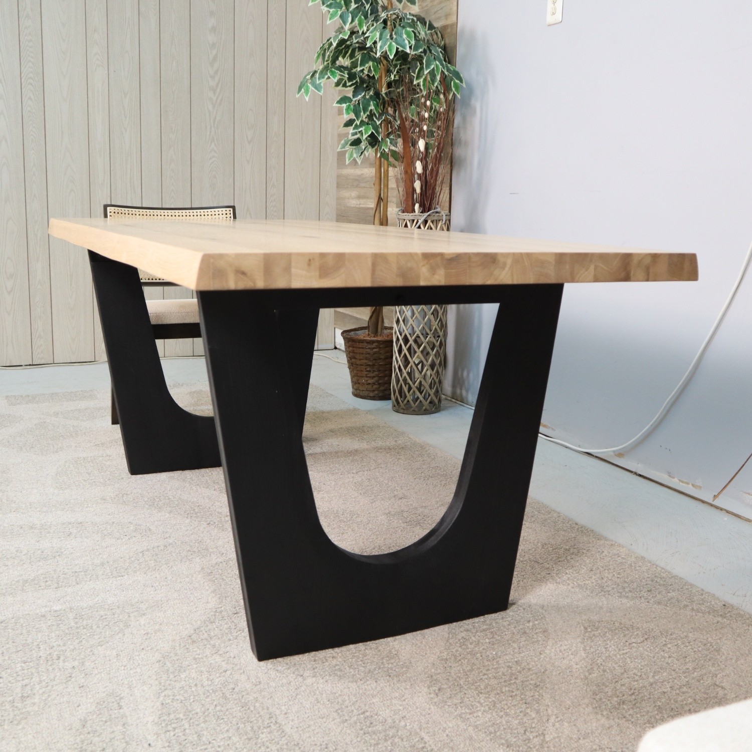 Castlery Sawyer Dining Table - Thumbnail 3