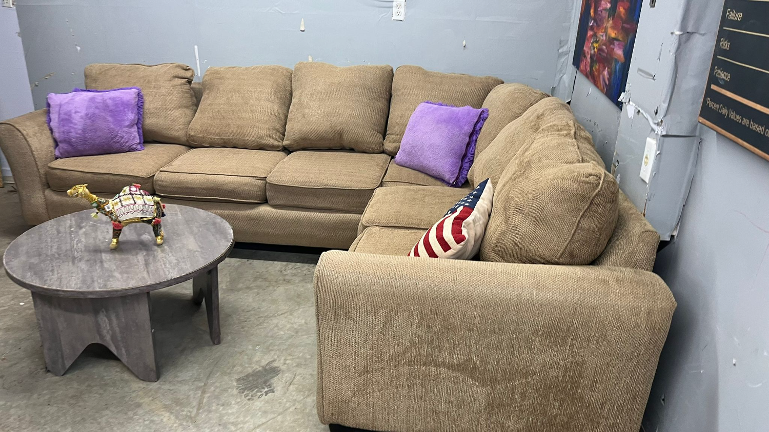 🛋️  Sectional!  🚛 Free Delivery Available and Financing! Image #1 | Ivy Store