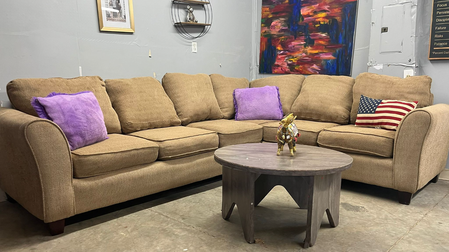 🛋️  Sectional!  🚛 Free Delivery Available and Financing! Image #2 | Ivy Store