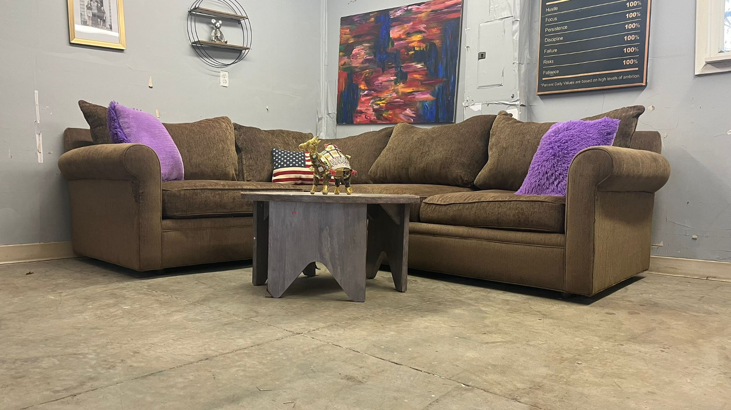 🛋️  Nice Arhouse Sectional!  🚛 Free Delivery Available and Financing! Image #2 | Ivy Store