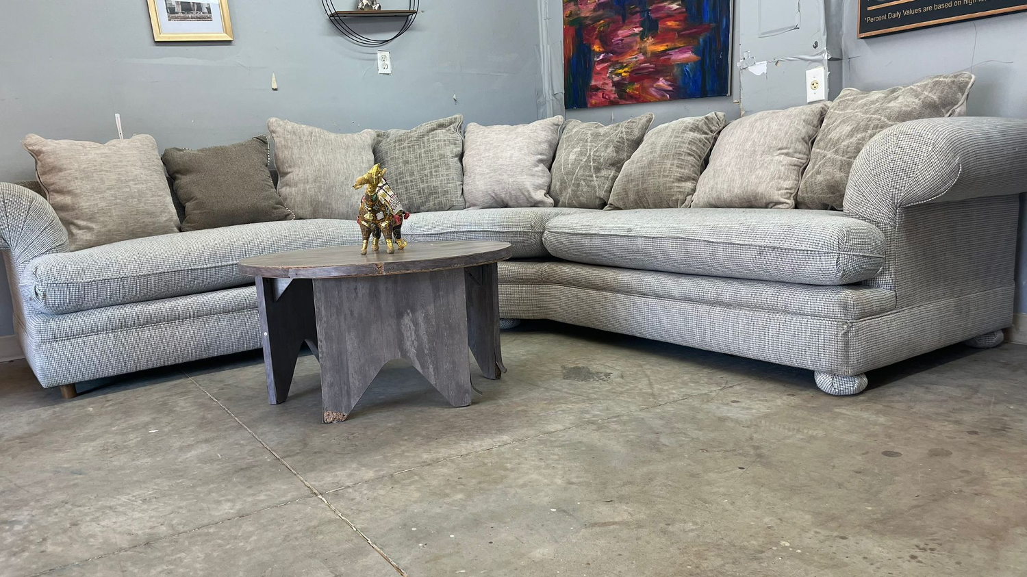 🛋️  Nice Sectional!  🚛 Free Delivery Available and Financing! Image #1 | Ivy Store