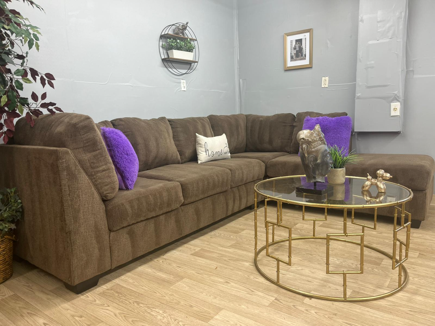 🛋️  Brown Ashley Sectional! 🚛 Free Delivery Available and Financing! Image #2 | Ivy Store
