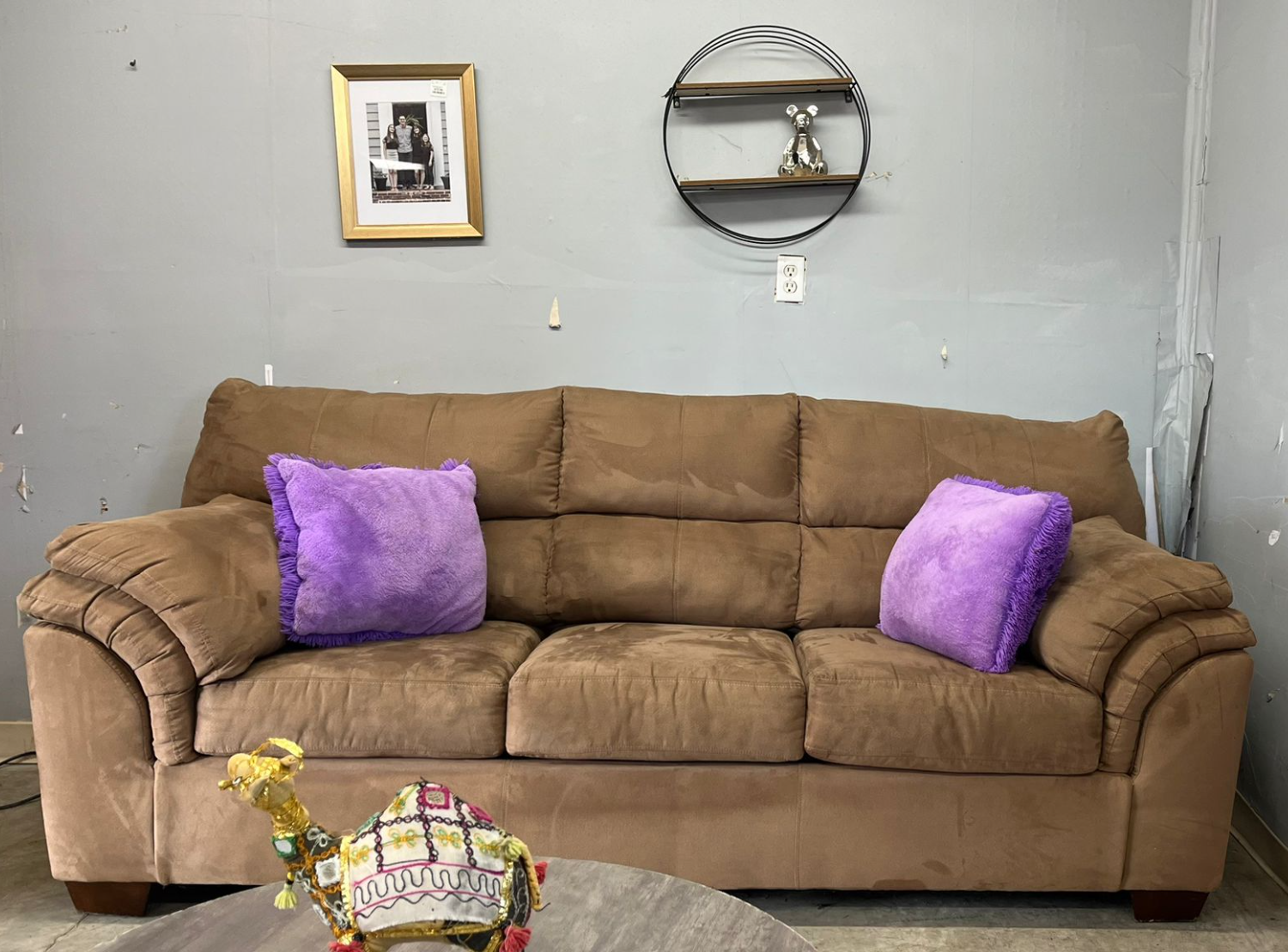 🛋️  Ashley Tan Sofa!  🚛 Free Delivery Available and Financing! Image #1 | Ivy Store