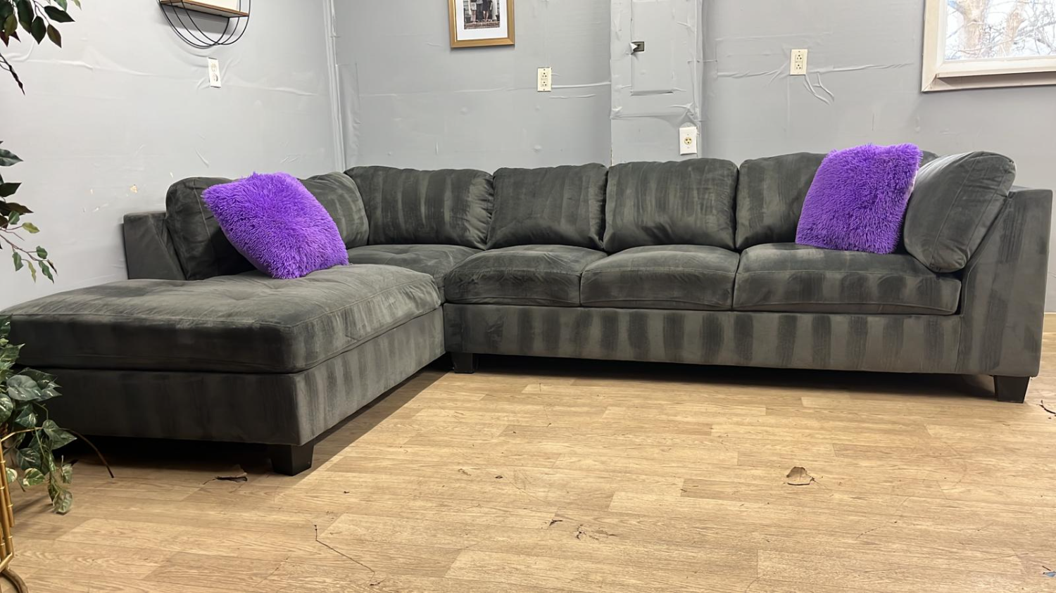 🛋️  💥VCF Mckenzie Gray Sectional💥 With Matching Ottoman!  🚛 Free Delivery Available And Financing! Image #2 | Ivy Store