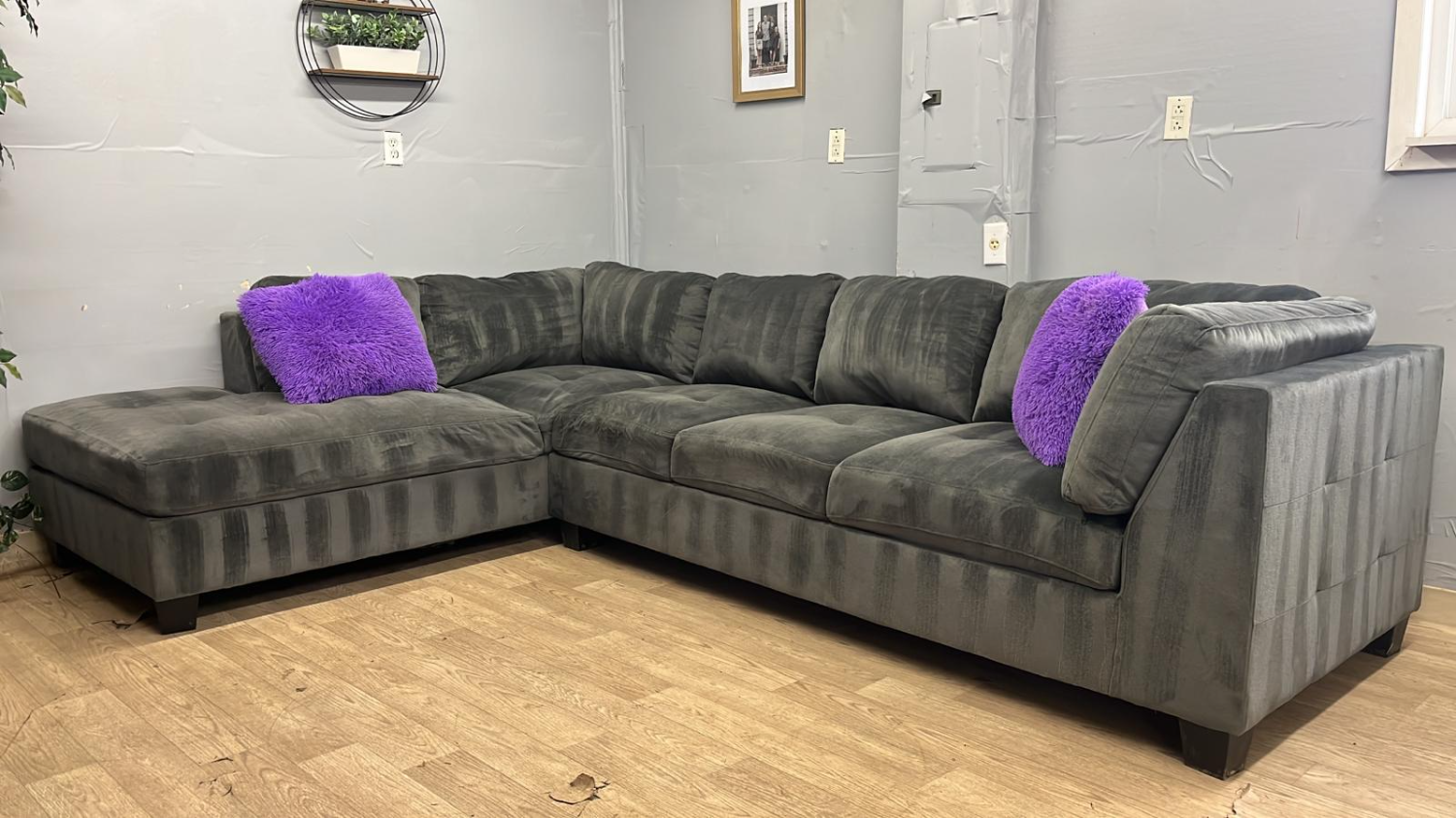 🛋️  💥VCF Mckenzie Gray Sectional💥 With Matching Ottoman!  🚛 Free Delivery Available And Financing! Image #1 | Ivy Store