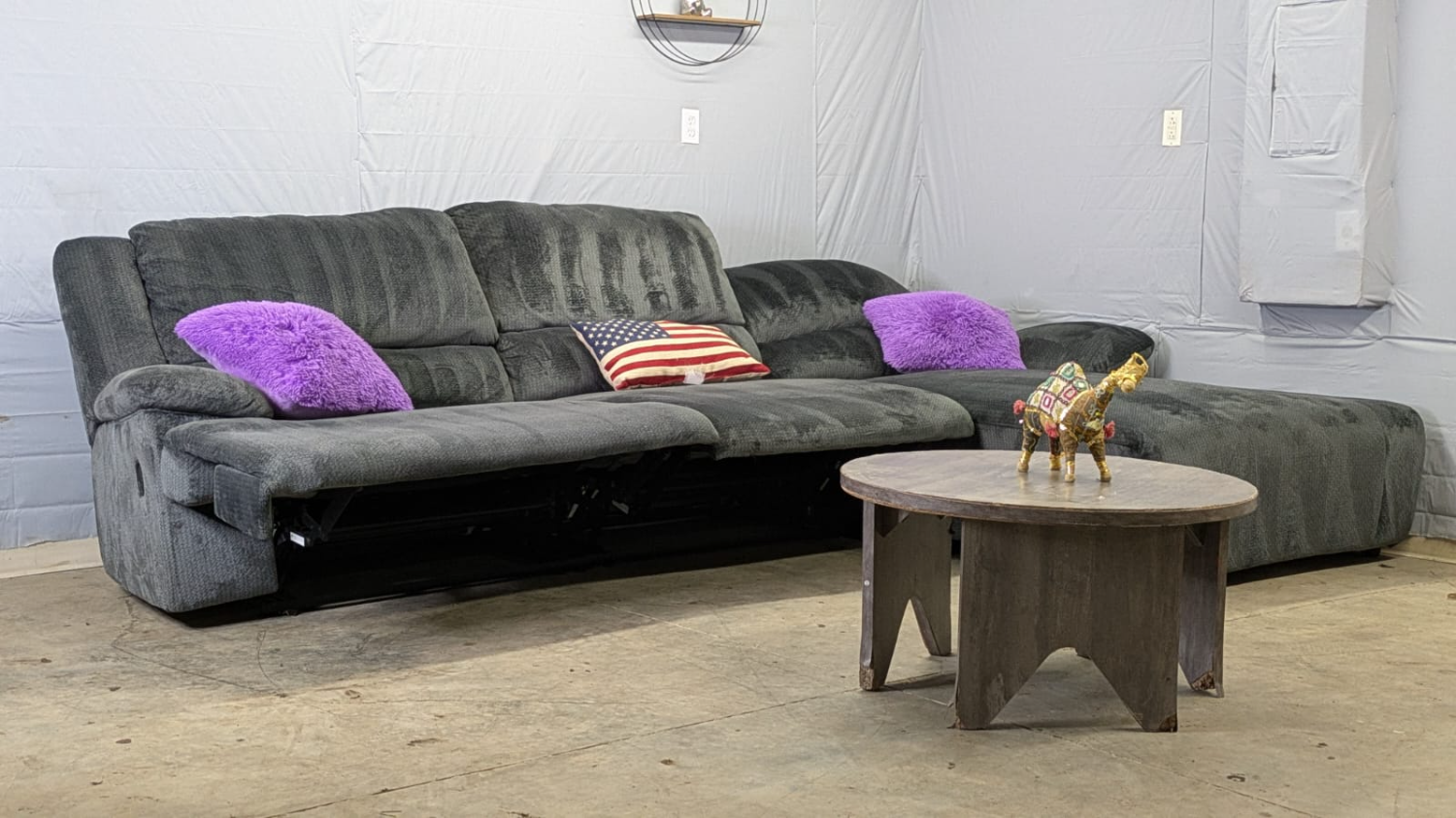 🛋️  💥 Ashley Charcoal Sectional With 3 Recliners 💥   🚛 Free Delivery Available And Financing! Image #2 | Ivy Store