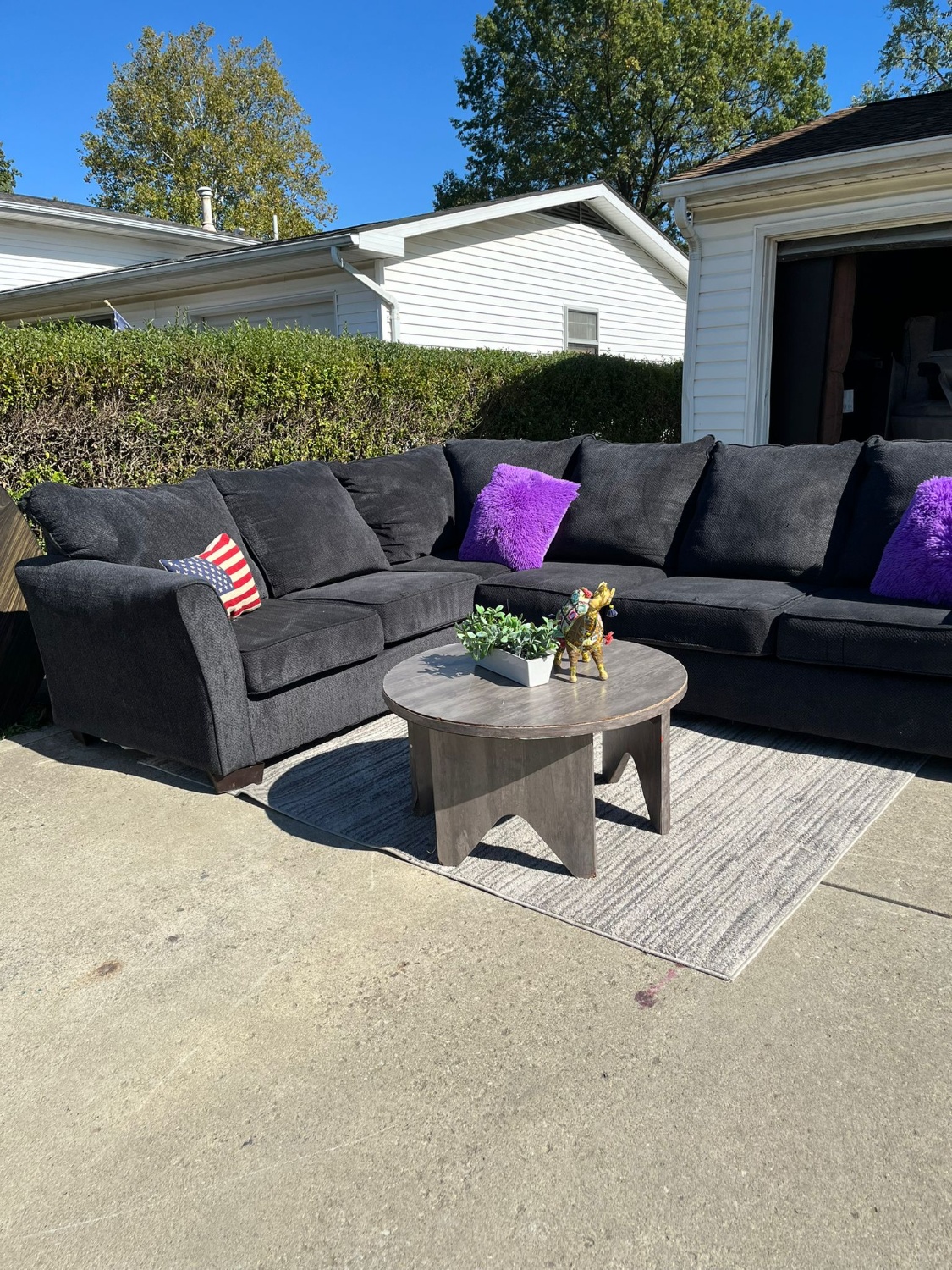 🛋️💥 Charcoal Sectional 💥 Free Delivery And Financing Available! Image #1 | Ivy Store