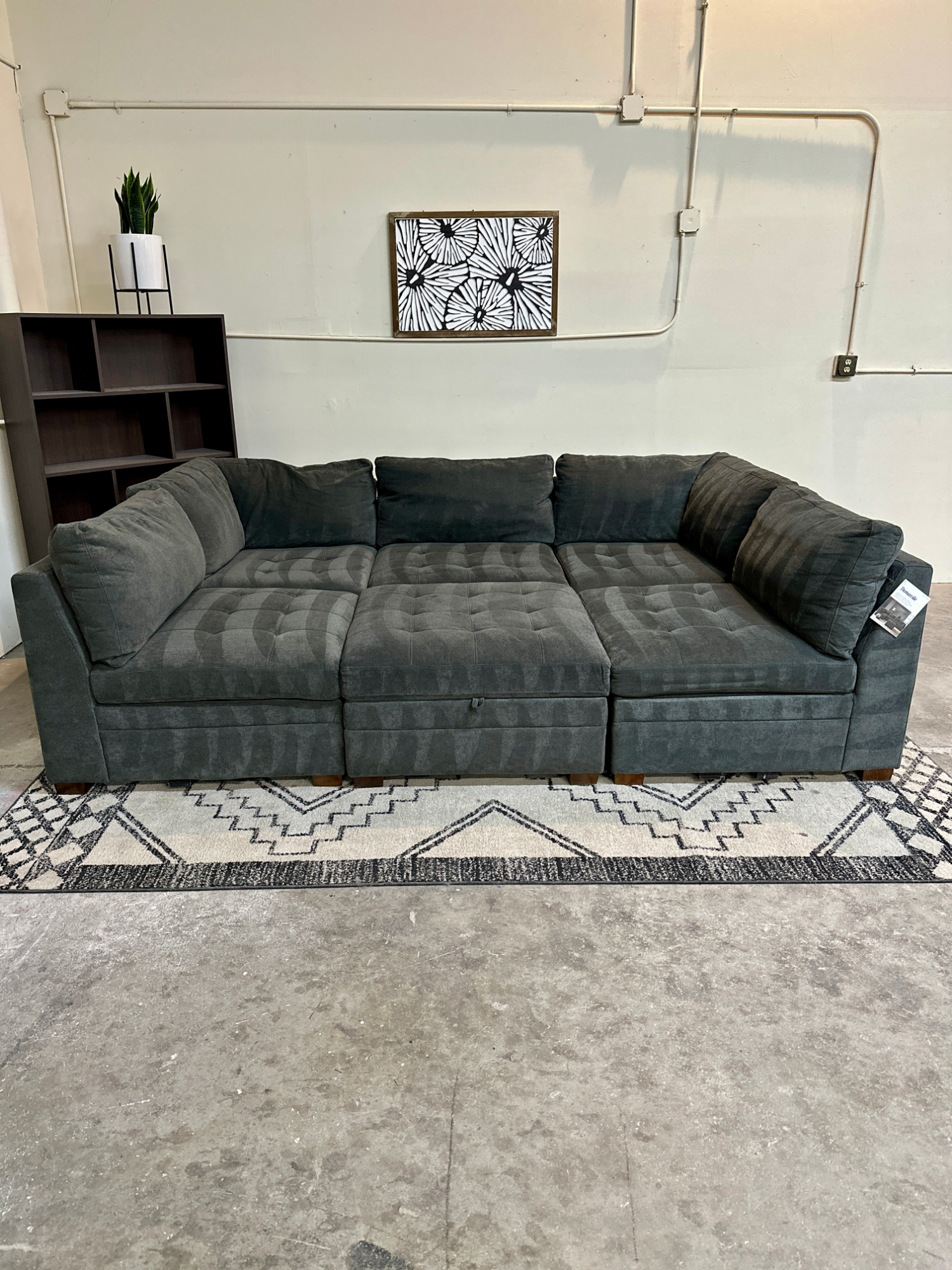 🚚 DELIVERY! Modular Thomasville Tisdale Sectional w/ Storage Ottoman Image #2 | Ivy Store