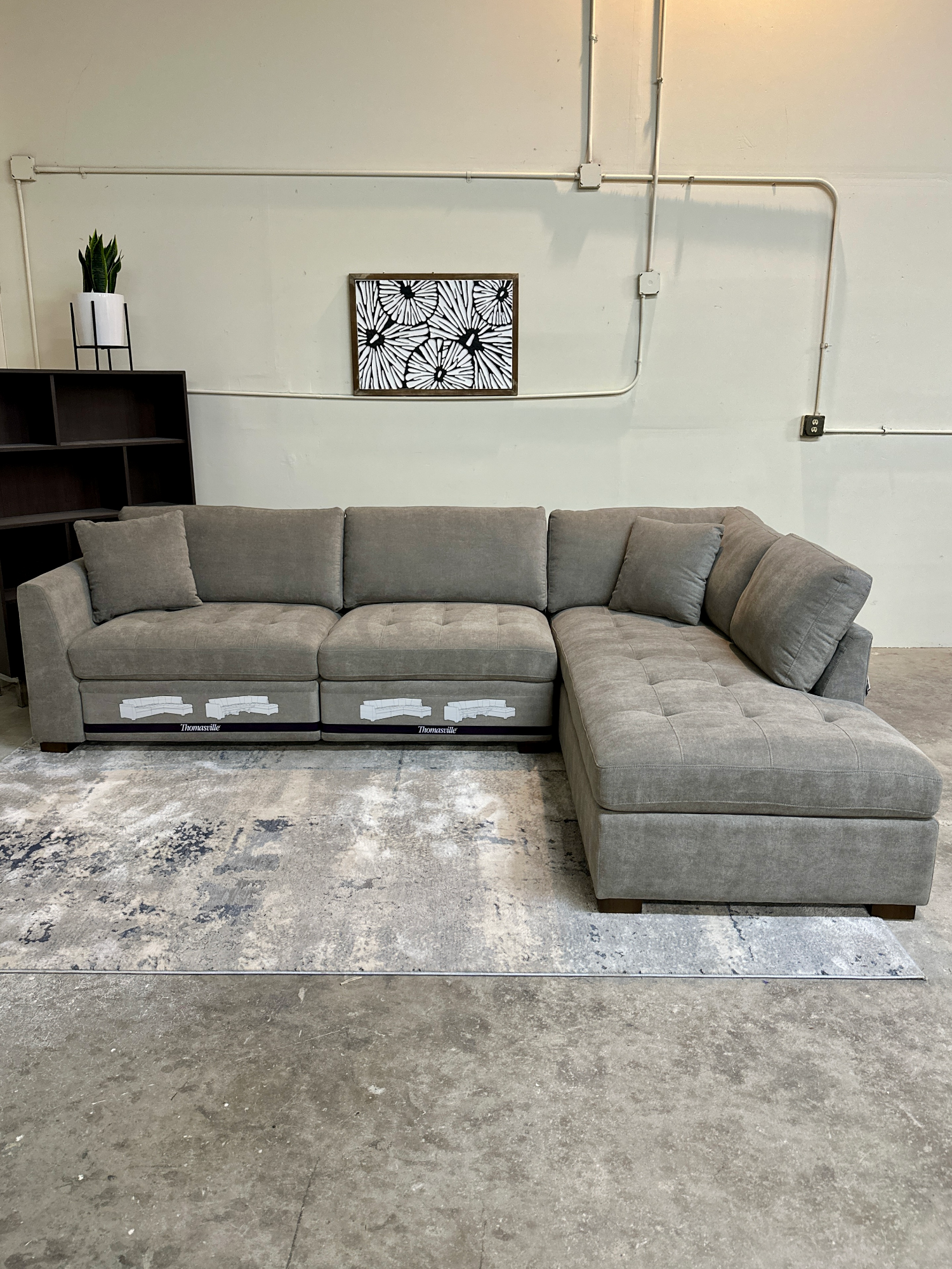 🚚 DELIVERY! Thomasville Miles Sectional Sofa w/ Power Footrest Image #1 | Ivy Store