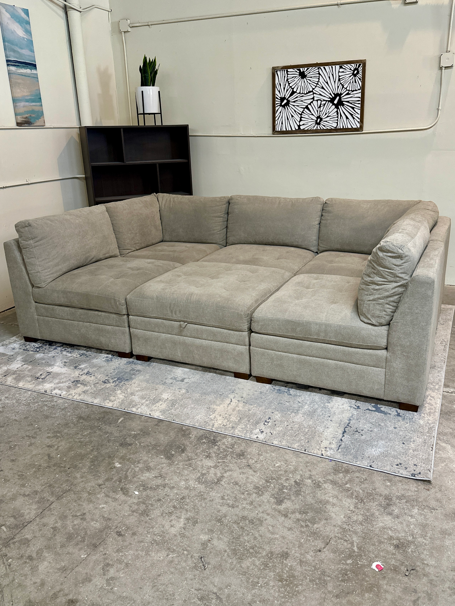 🚚 DELIVERY! Modular Thomasville Tisdale Sectional Sofa image | Ivy Store
