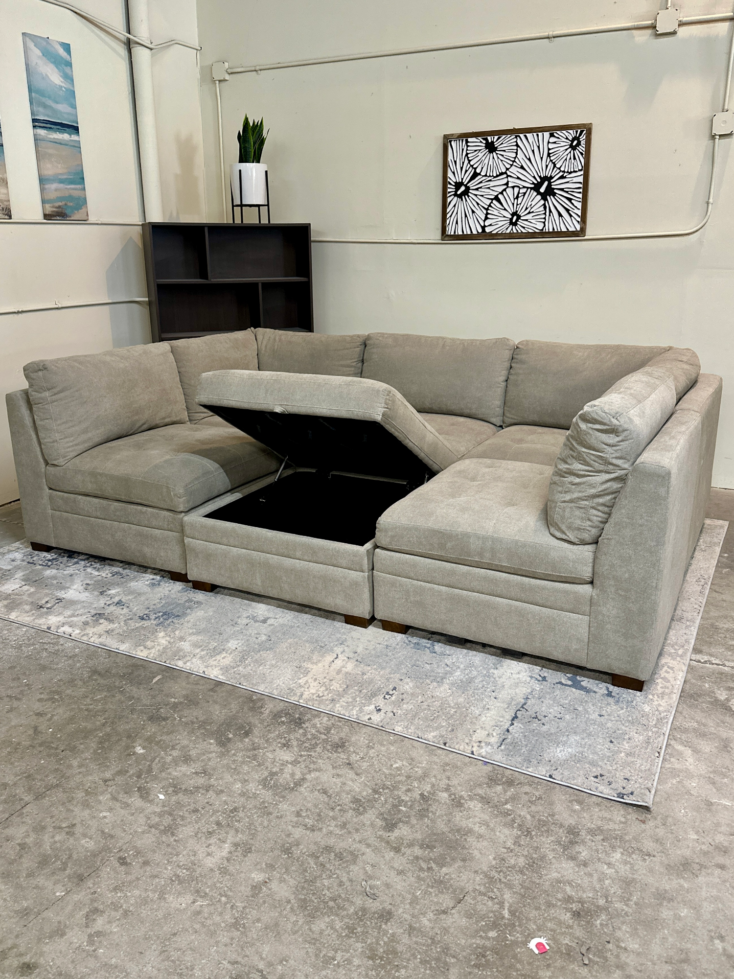 🚚 DELIVERY! Modular Thomasville Tisdale Sectional Sofa image | Ivy Store