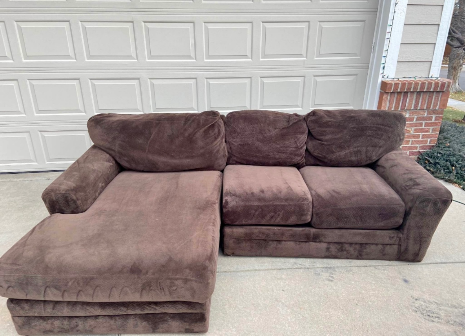 🚚 DELIVERY! Microfiber Sectional Sofa w/ Chaise Image #1 | Ivy Store