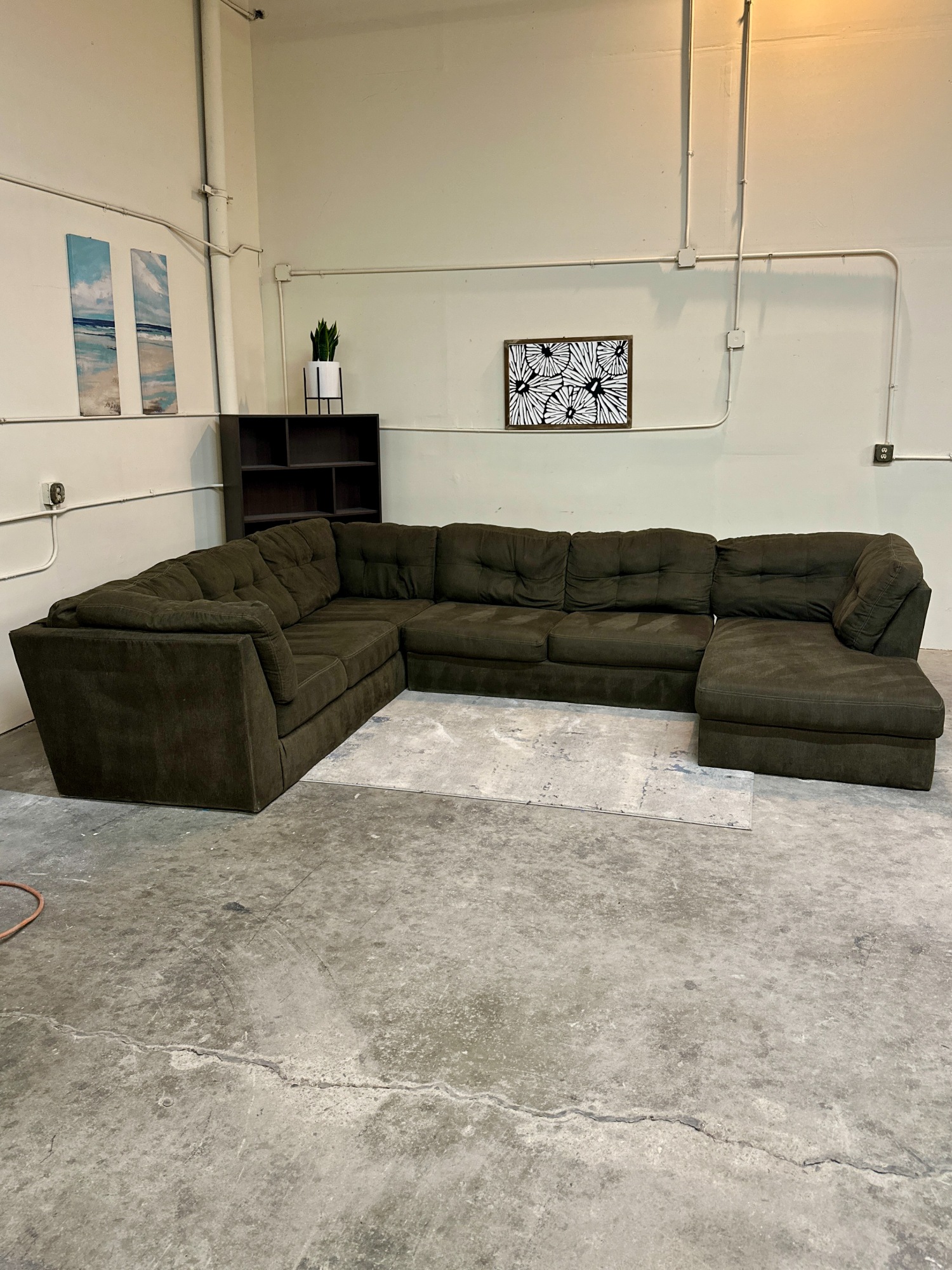 🚚 DELIVERY! Huge Grey U-shape Sectional Sofa Image #2 | Ivy Store