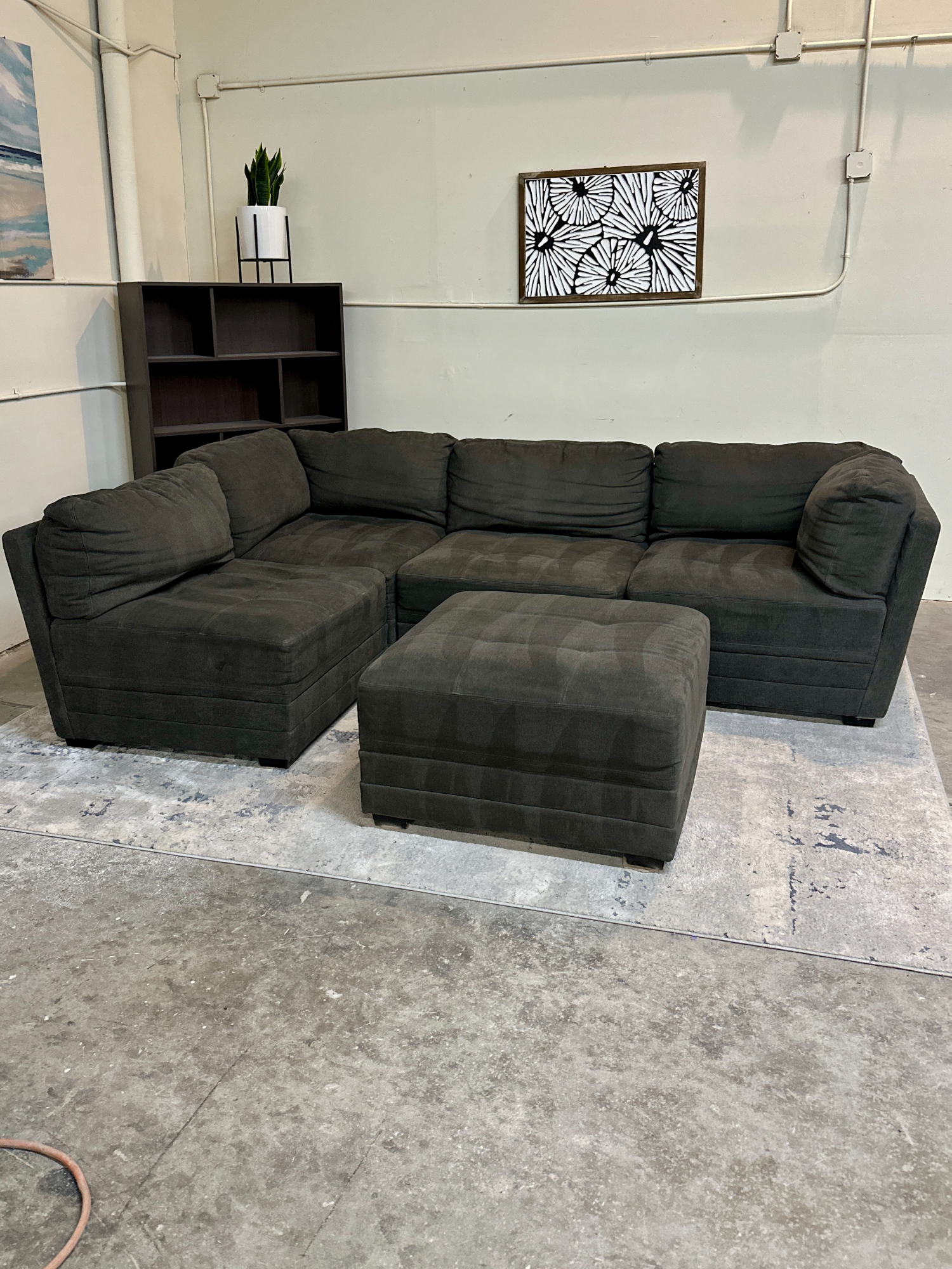 🚚 DELIVERY! Modular Sectional w/ Ottoman Image #1 | Ivy Store