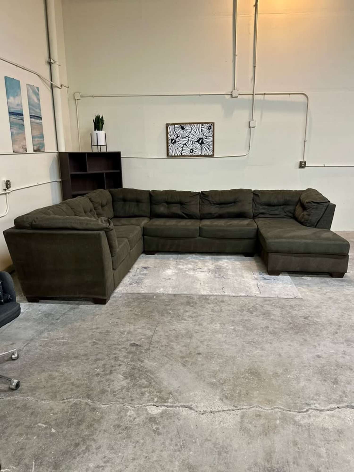 🚚 FREE DELIVERY! Huge U-shape Sectional Sofa image | Ivy Store