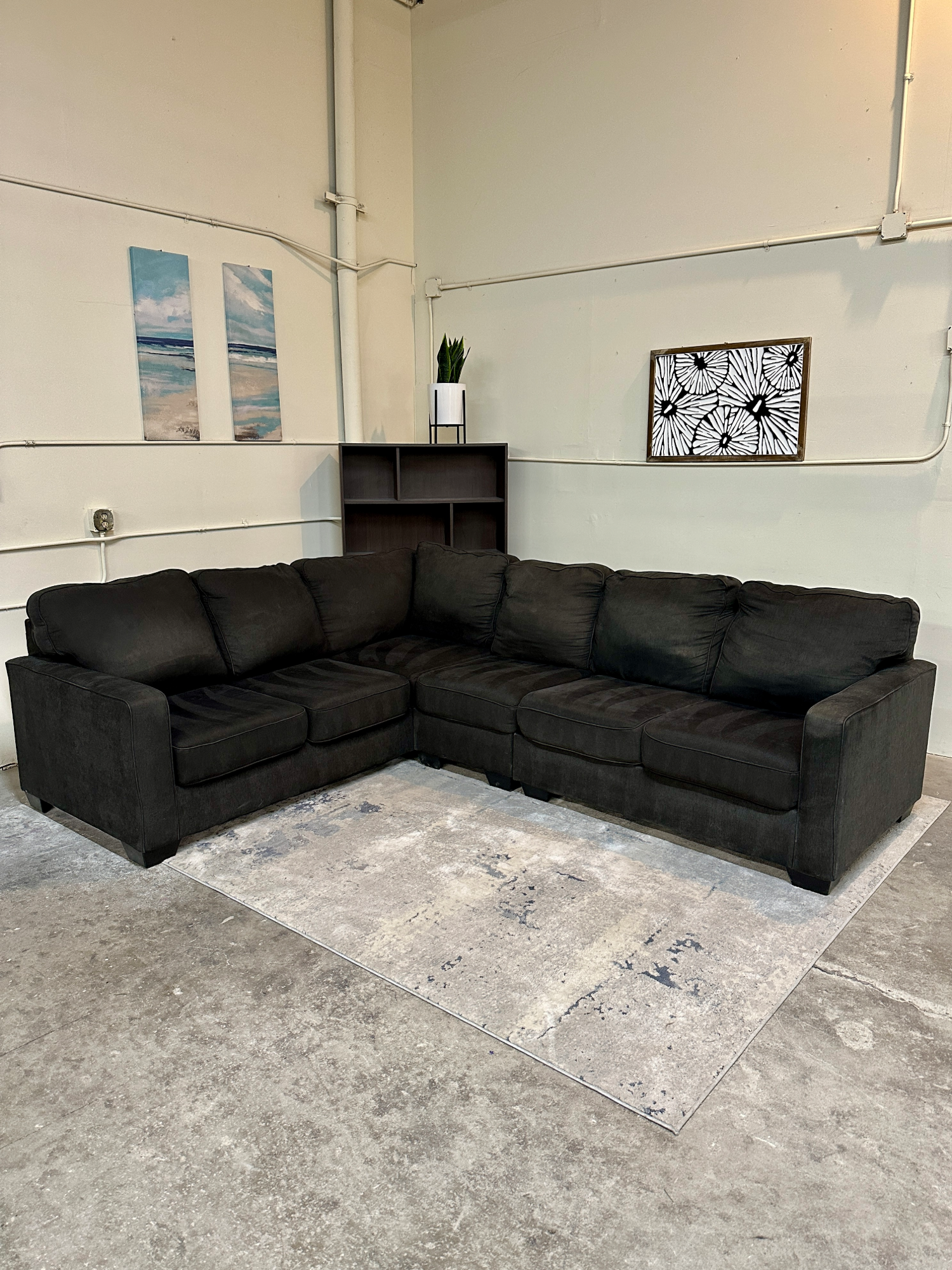 🚚 DELIVERY! Ashley Furniture Grey Sectional Sofa Image #1 | Ivy Store