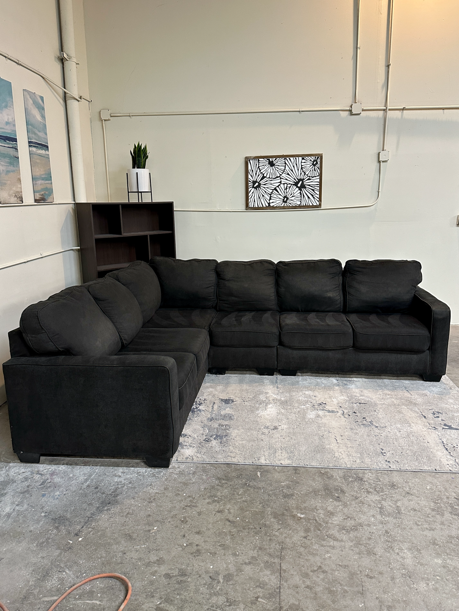 🚚 DELIVERY! Ashley Furniture Grey Sectional Sofa Image #2 | Ivy Store