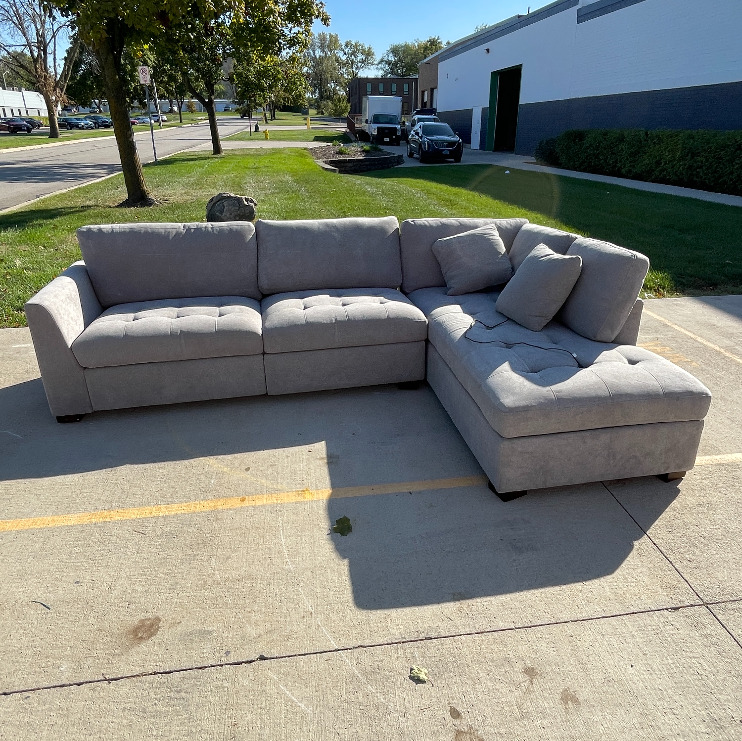 🛋️ Thomasville Miles Fabric Sectional with Power Footrest in Grey 🚛 Delivery Available Image #2 | Ivy Store