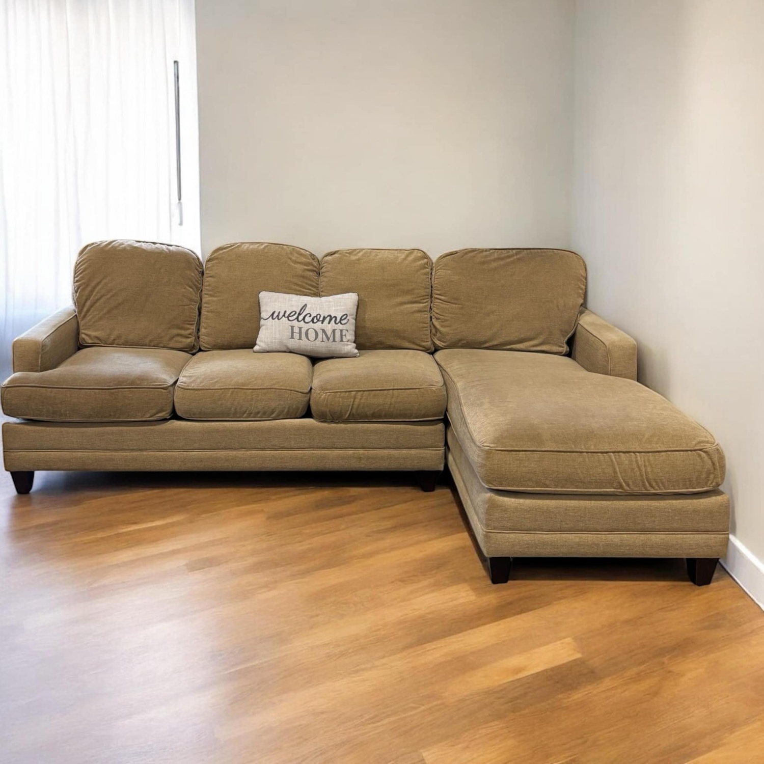 Bassett Sectional Couch (DELIVERY AVAILABLE) Image #1 | Ivy Store