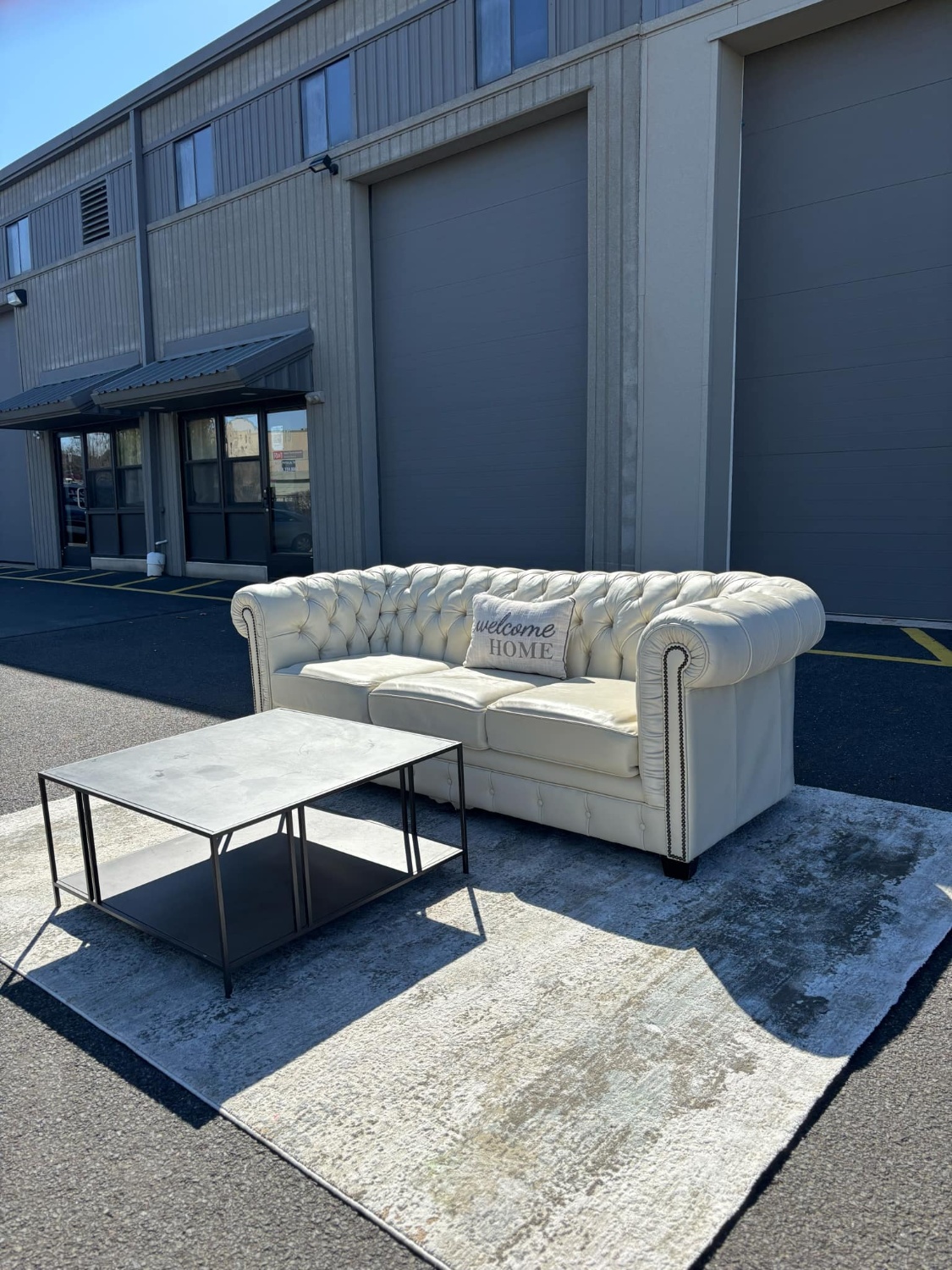 Chesterfield Leather Sofa Couch (DELIVERY AVAILABLE) Image #2 | Ivy Store