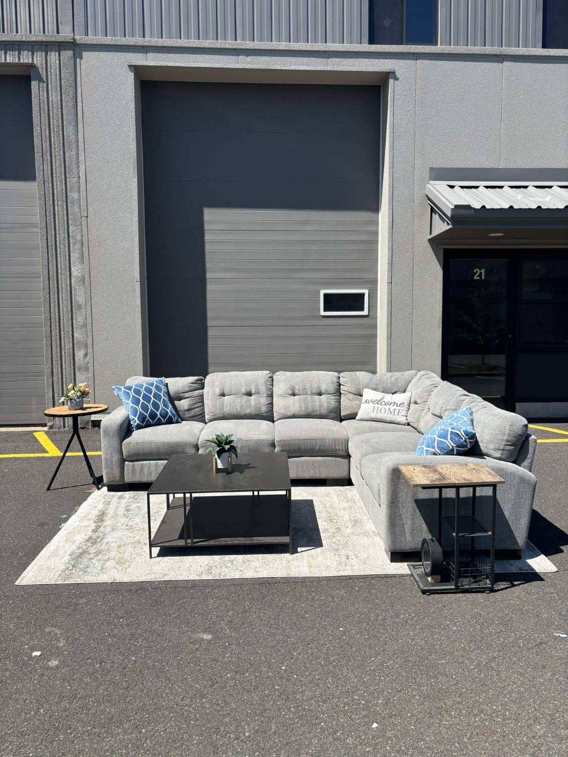 Thomasville Annandale Sectional (DELIVERY AVAILABLE) Image #2 | Ivy Store