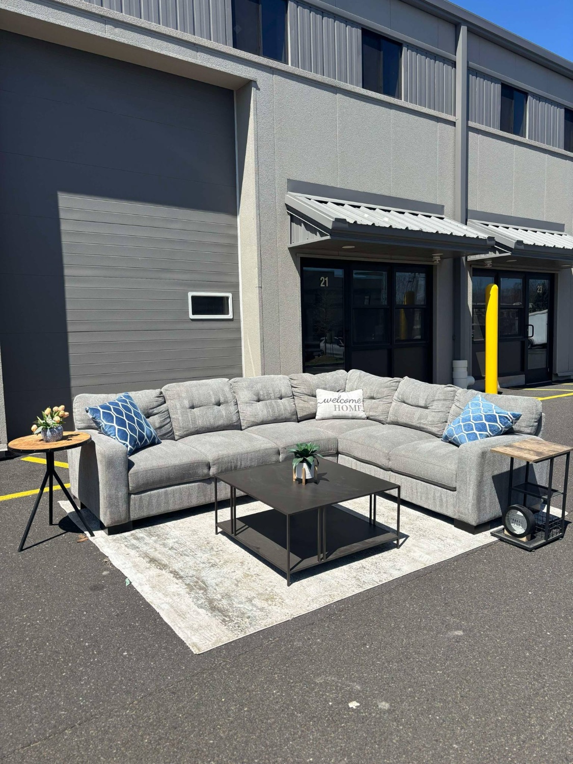 Thomasville Annandale Sectional (DELIVERY AVAILABLE) Image #1 | Ivy Store
